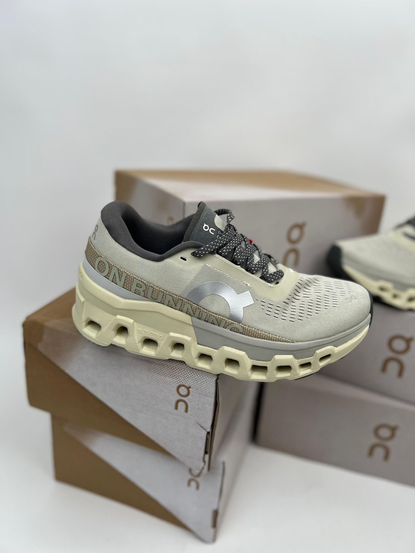 On running Cloudmonster 2 - M1