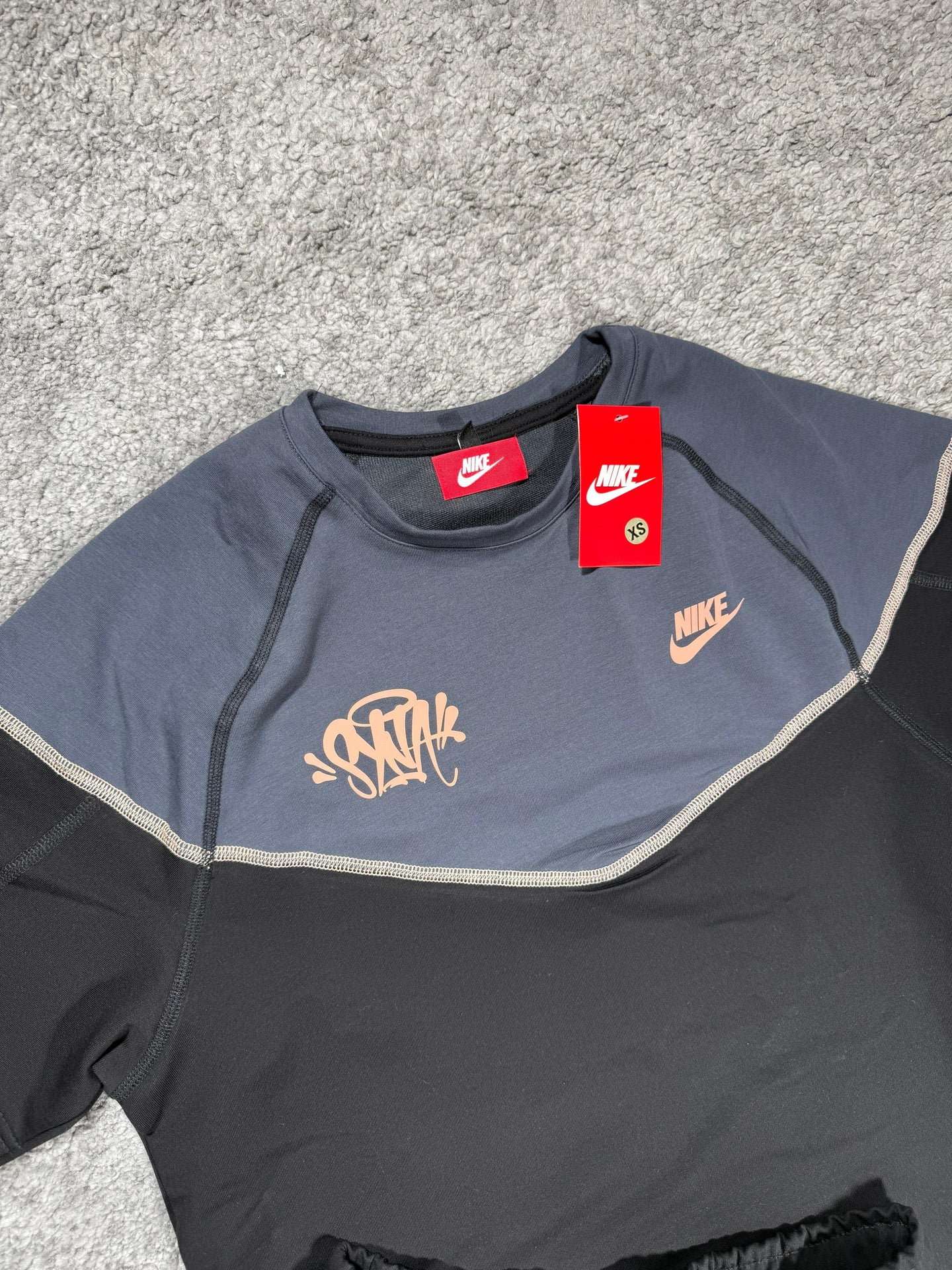 CONJUNTO CORTO - NIKE TECH x SYNA