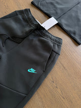 CONJUNTO NIKE TECH 2026 - M14