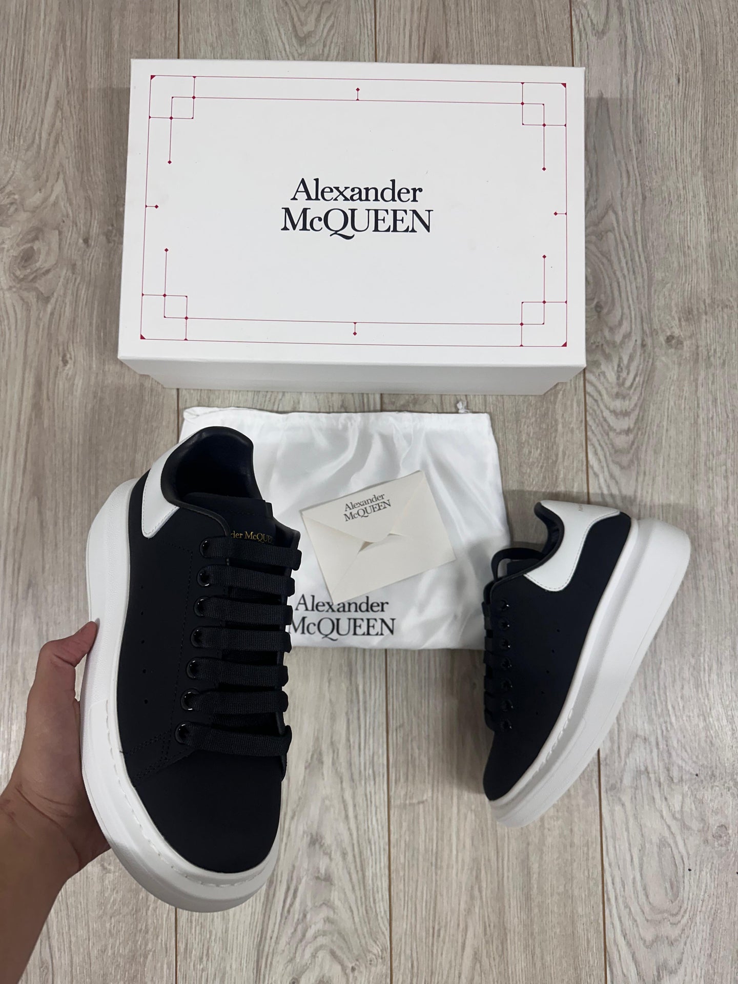 Alexander McQueen - Black/White