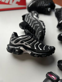 NIKE AIR MAX TN - M2