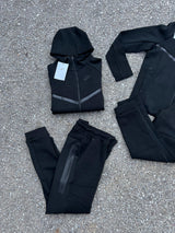 CONJUNTO NIKE TECH - 2025/2026