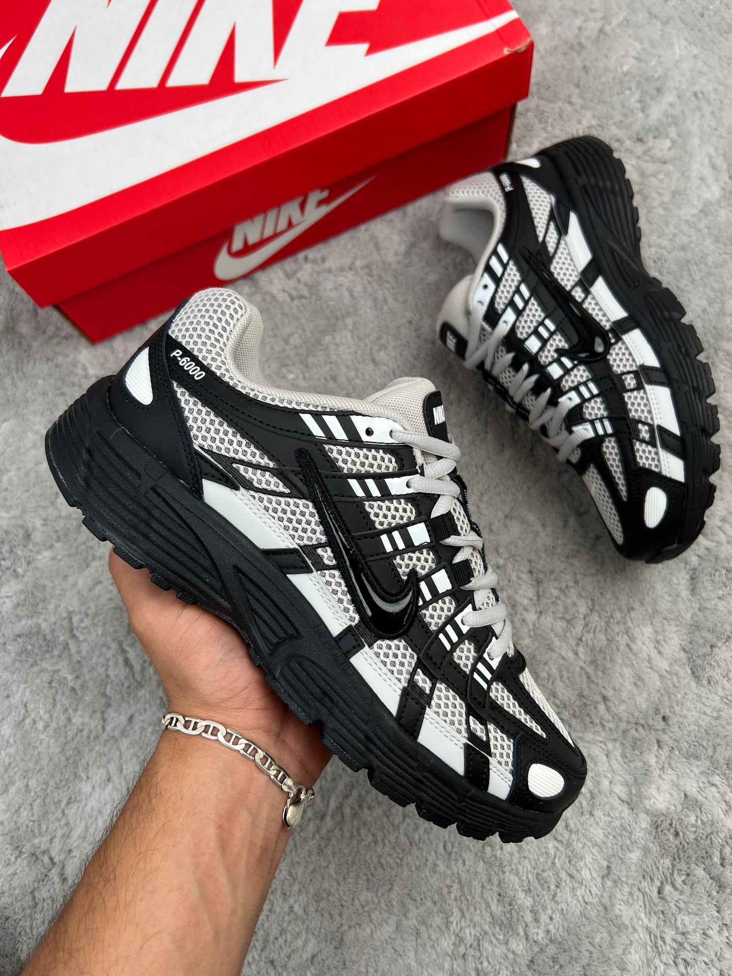 NIKE P6000