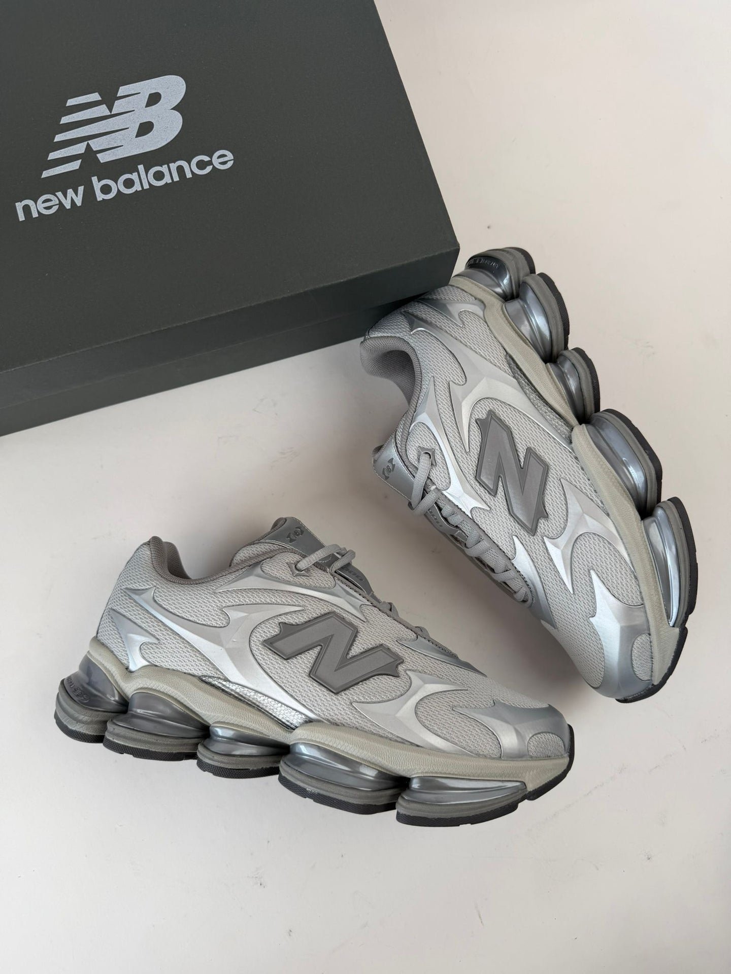 NEW BALANCE 2000 gris