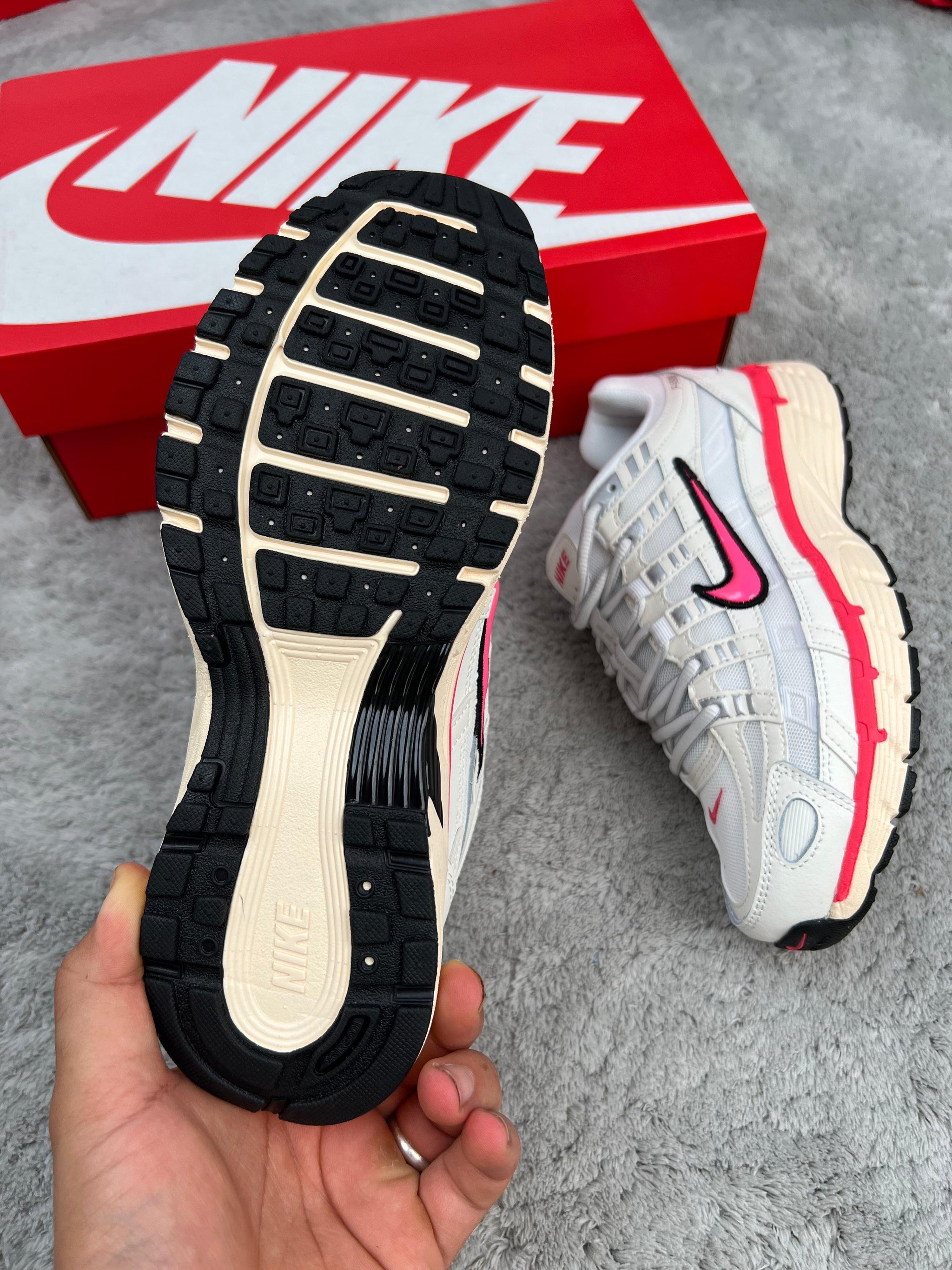 NIKE P6000