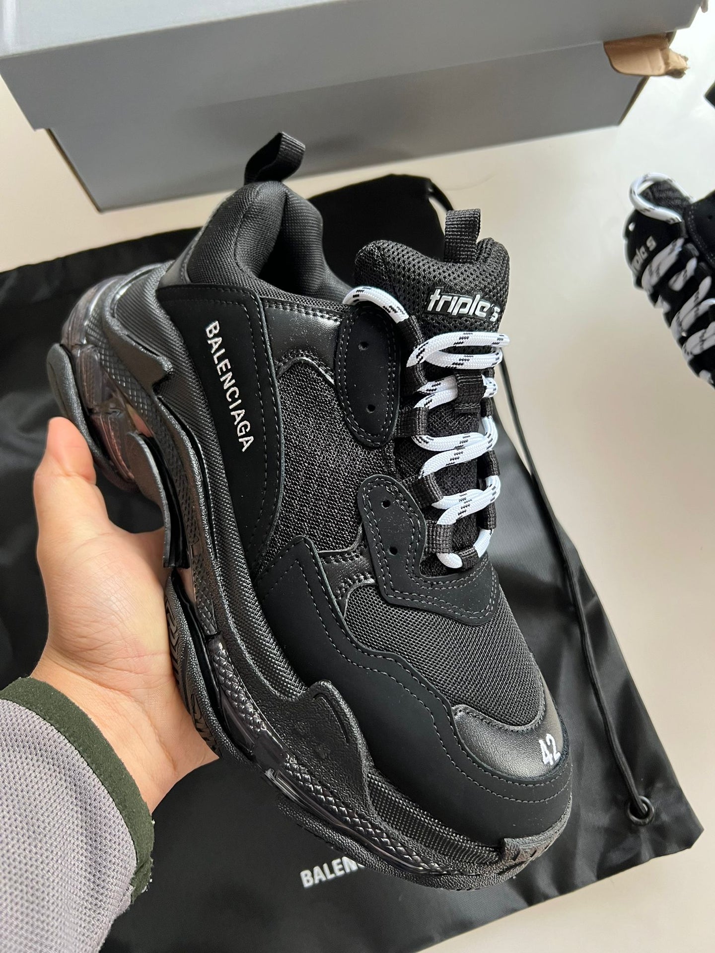 BALENCIAGA TRIPLE S - NEGRAS