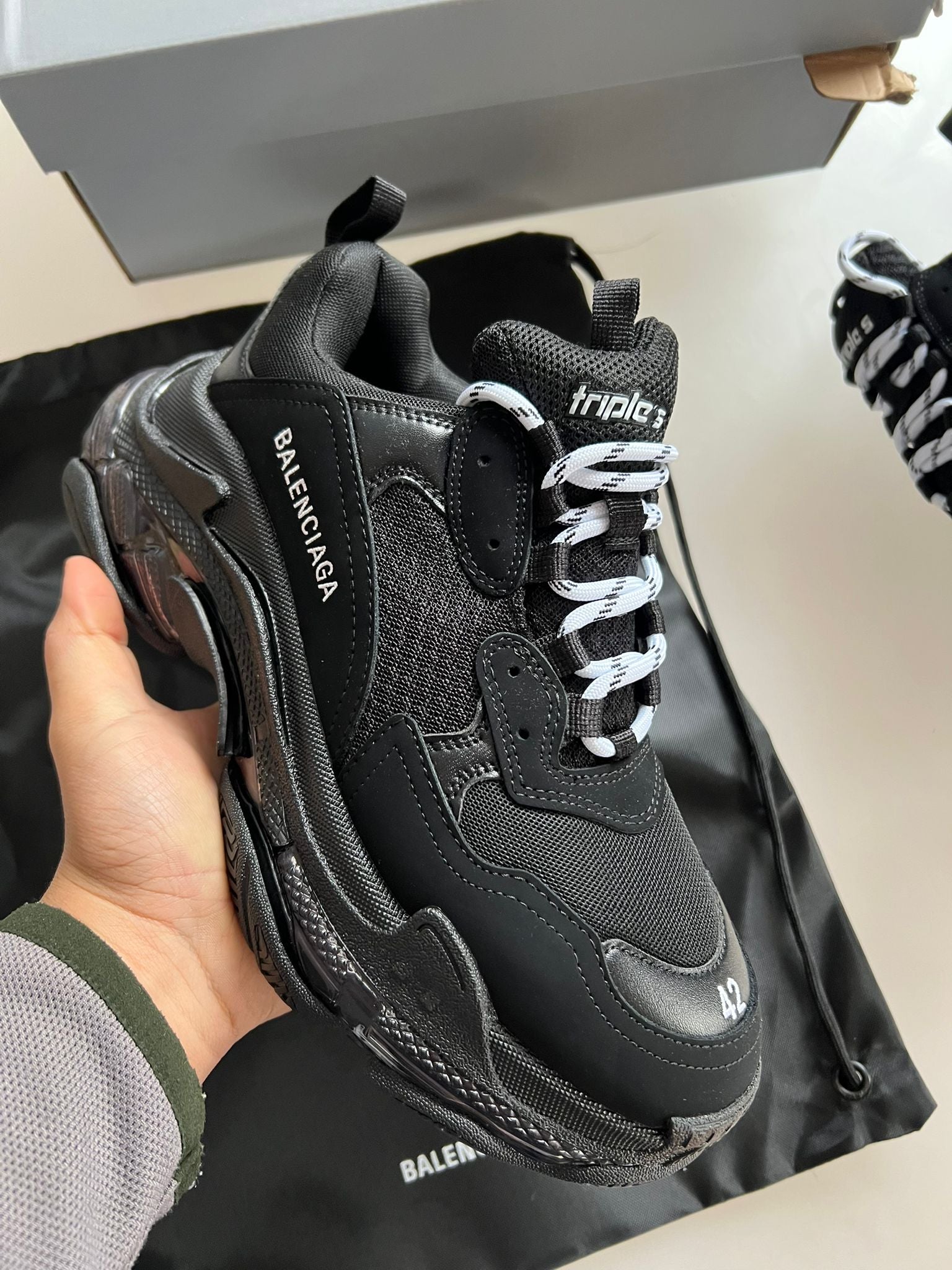BALENCIAGA TRIPLE S - NEGRAS