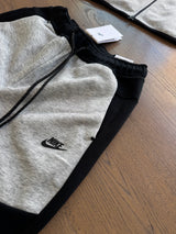 CONJUNTO NIKE TECH 2026 - M16