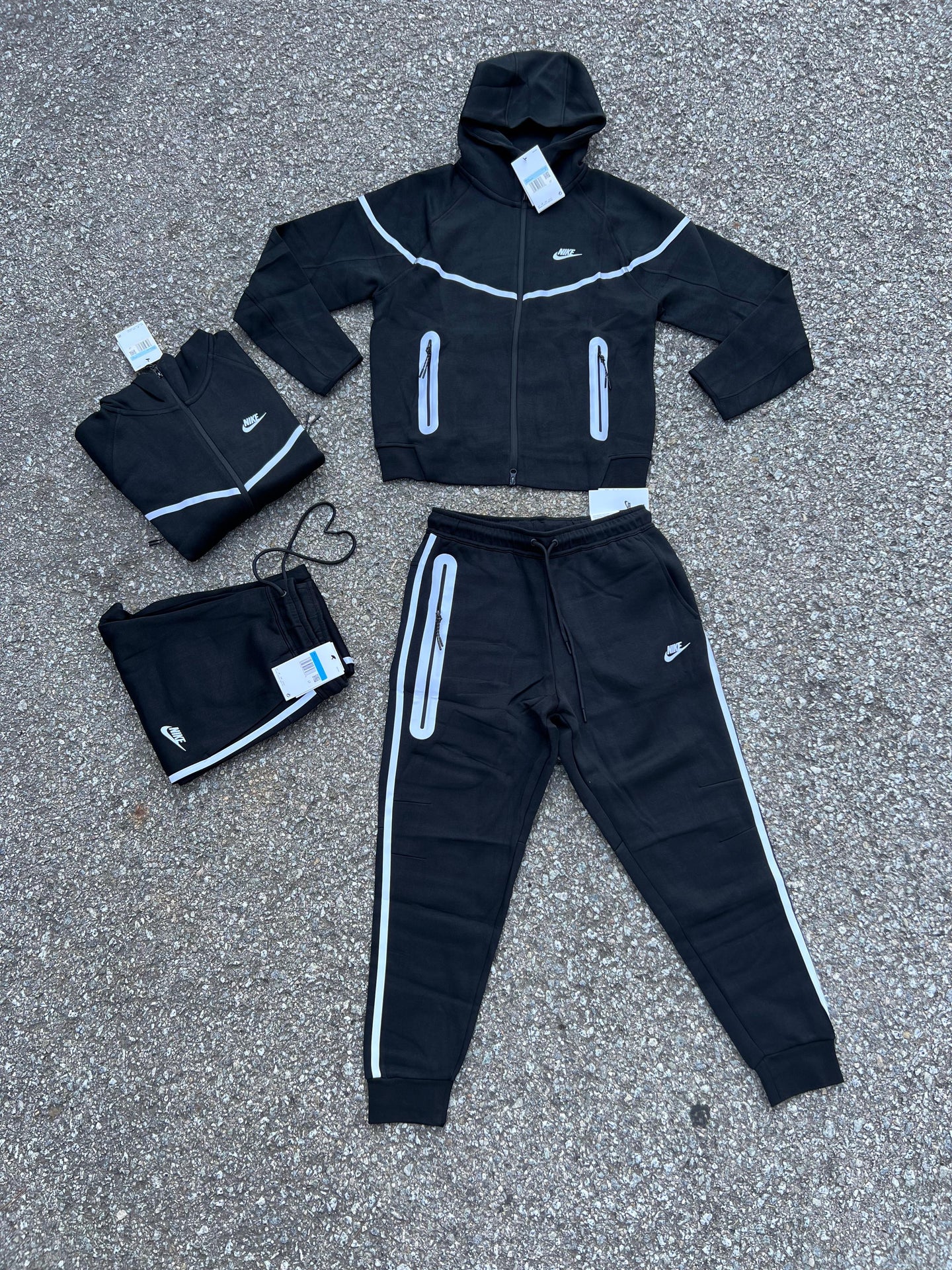 CONJUNTO NIKE TECH - 2025/2026