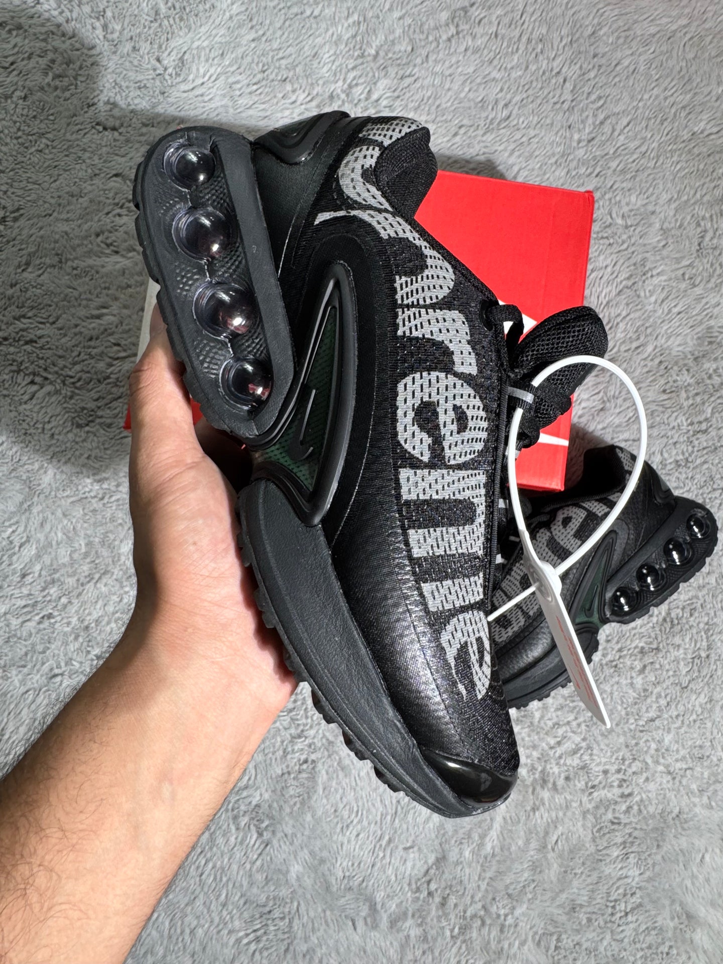 NIKE TN DN x SUPREME