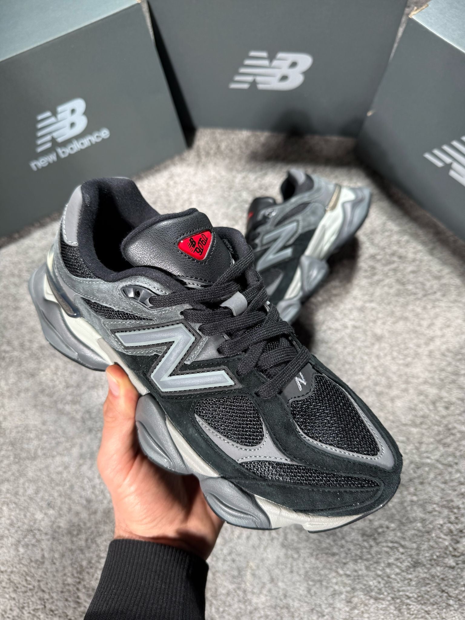 NEW BALANCE 9060 - GRIS/NEGRO (CP)
