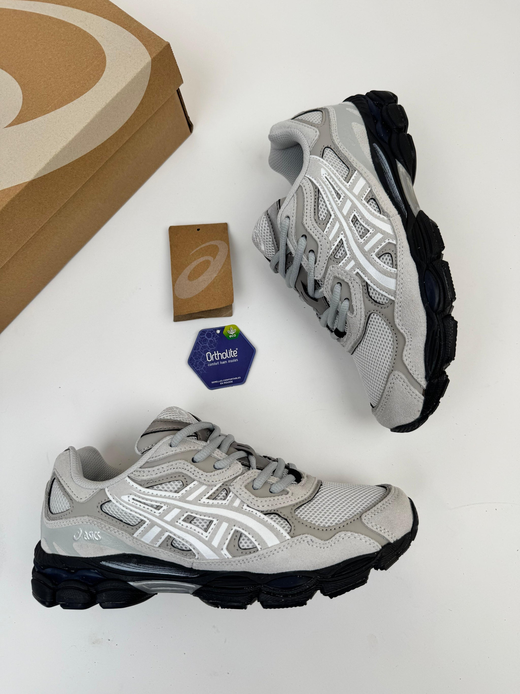 ASICS GEL-NYC - GRIS/NEGRA