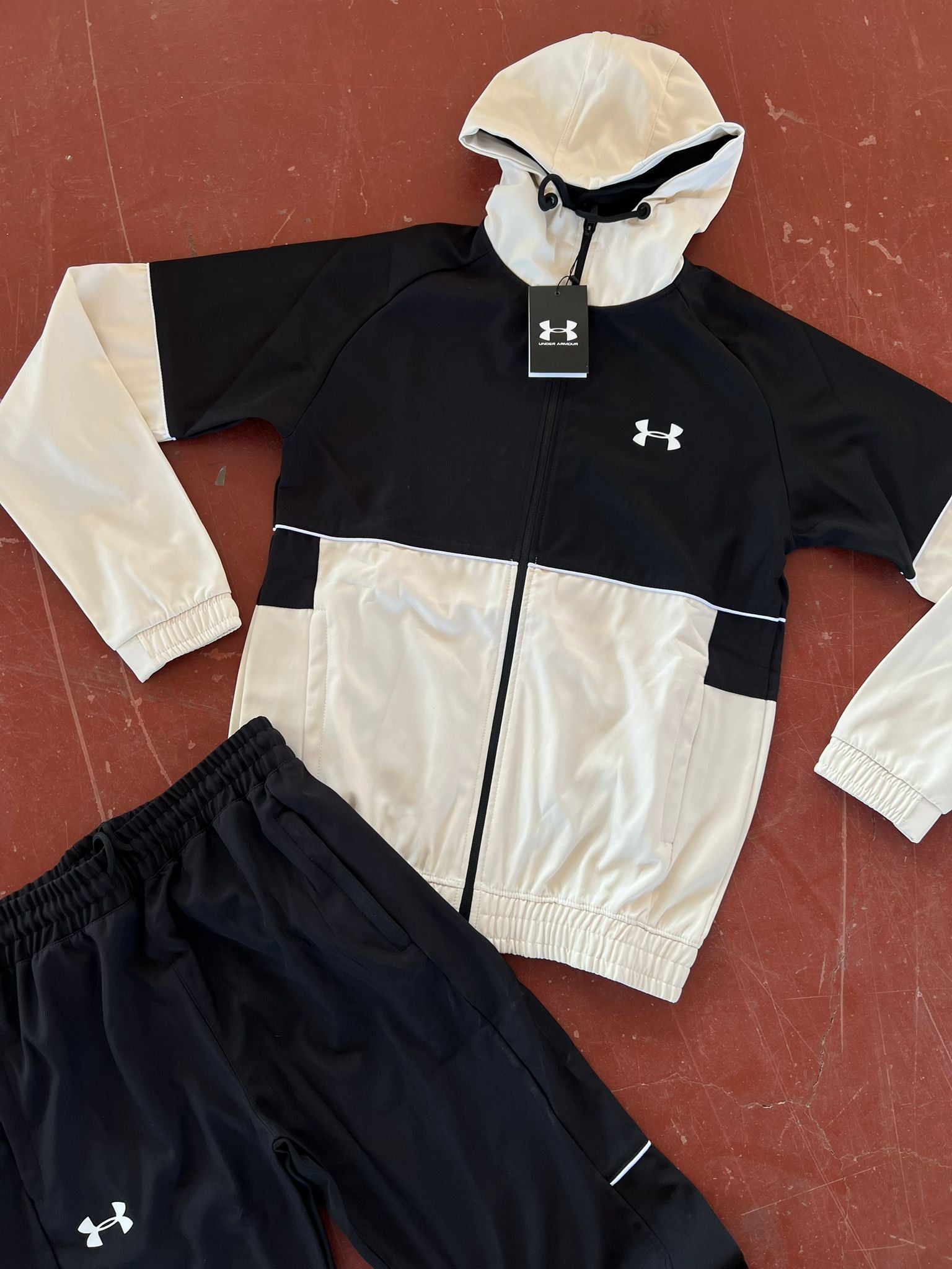 CONJUNTO -  UNDER ARMOUR blanco-negro - (H)