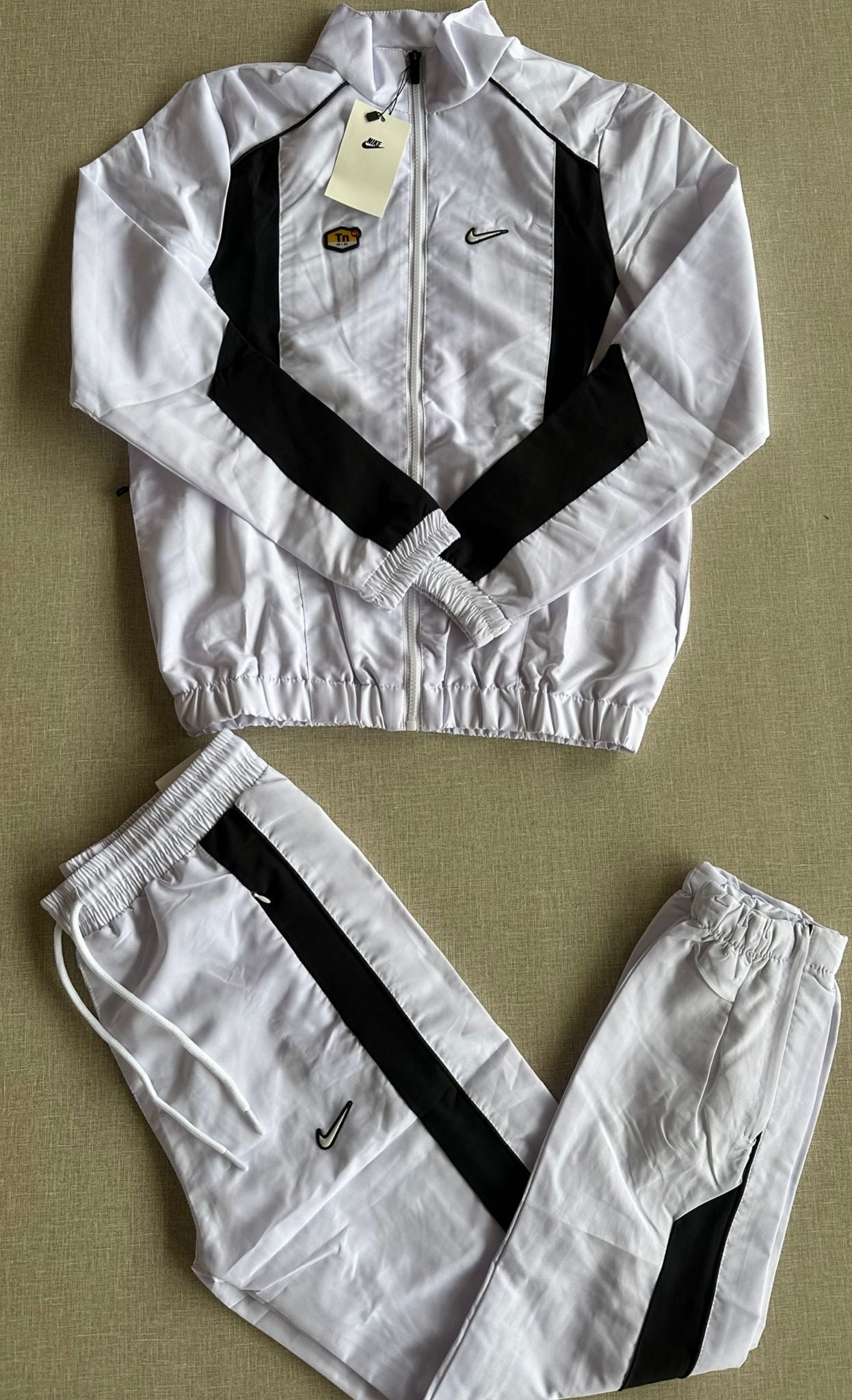 CONJUNTO NIKE AIR TN - M4