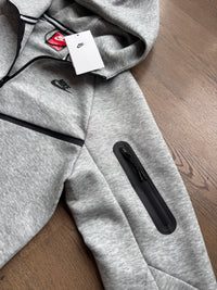 CONJUNTO NIKE TECH 2026 - M17