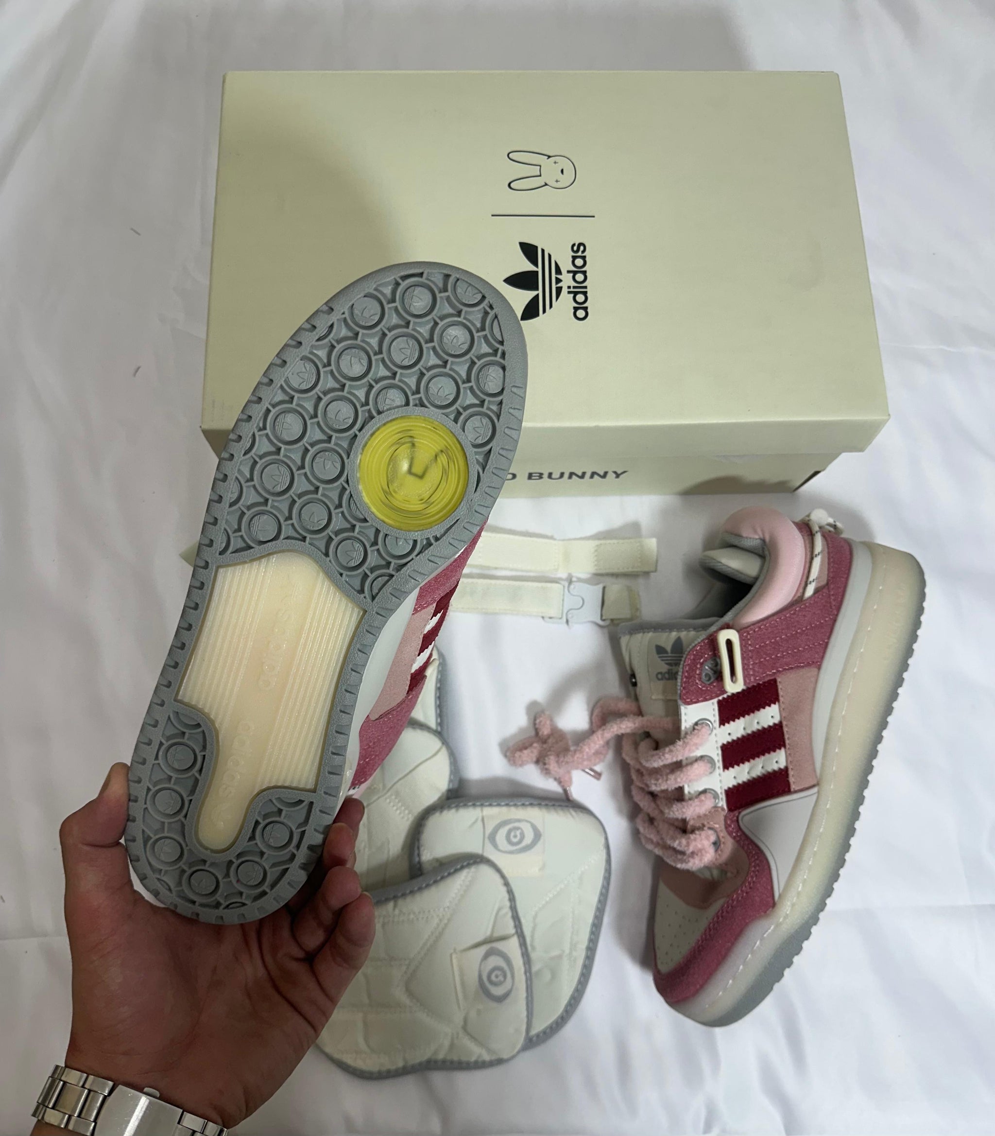 ADDIDAS X BAD BUNNY - ROSA