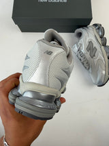 NEW BALANCE 2000 gris