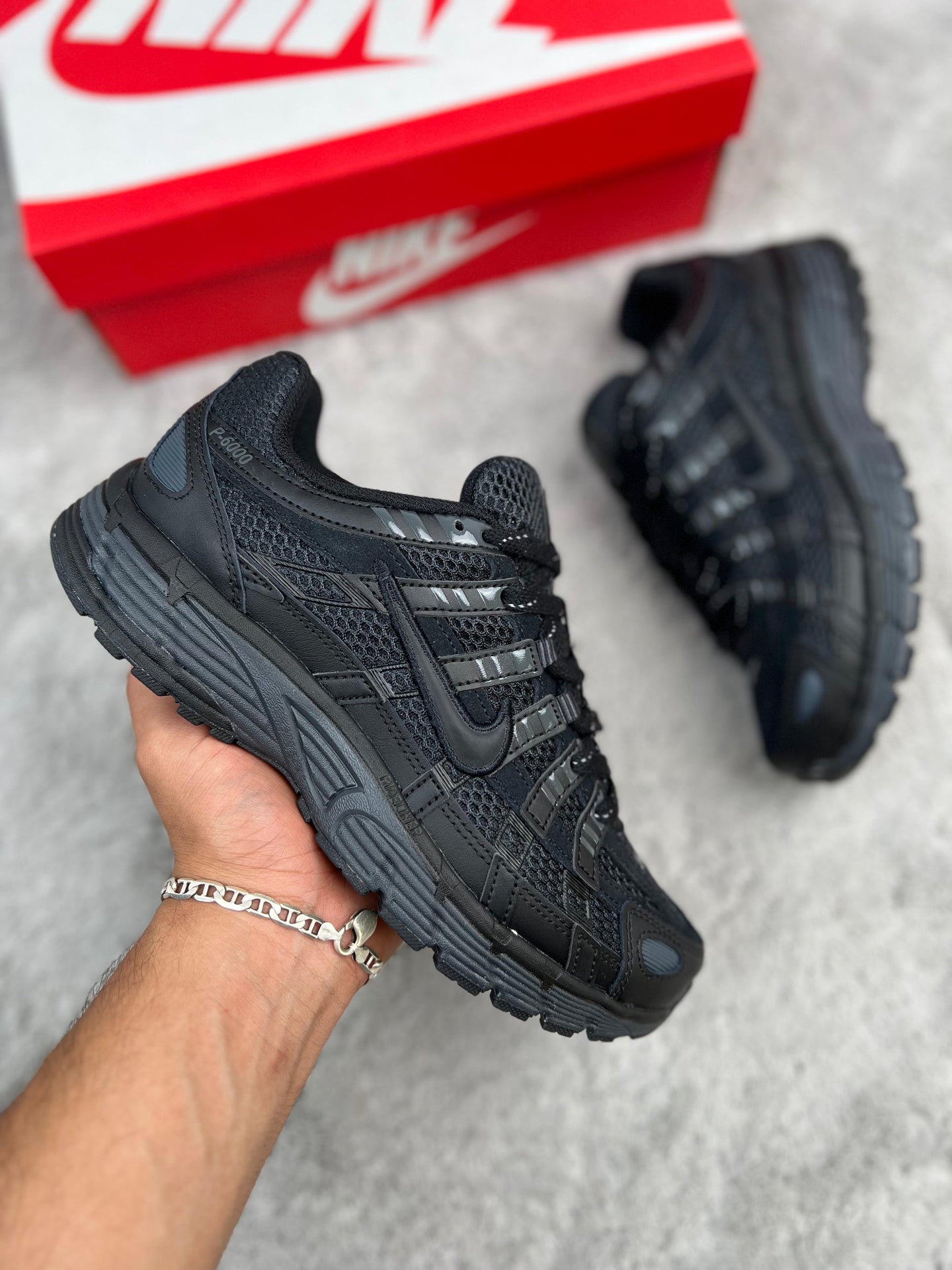 NIKE P6000