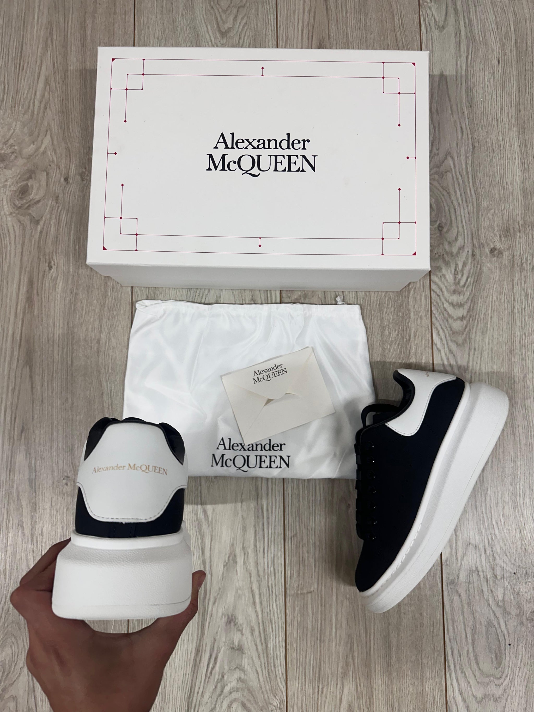 Alexander McQueen - Black/White