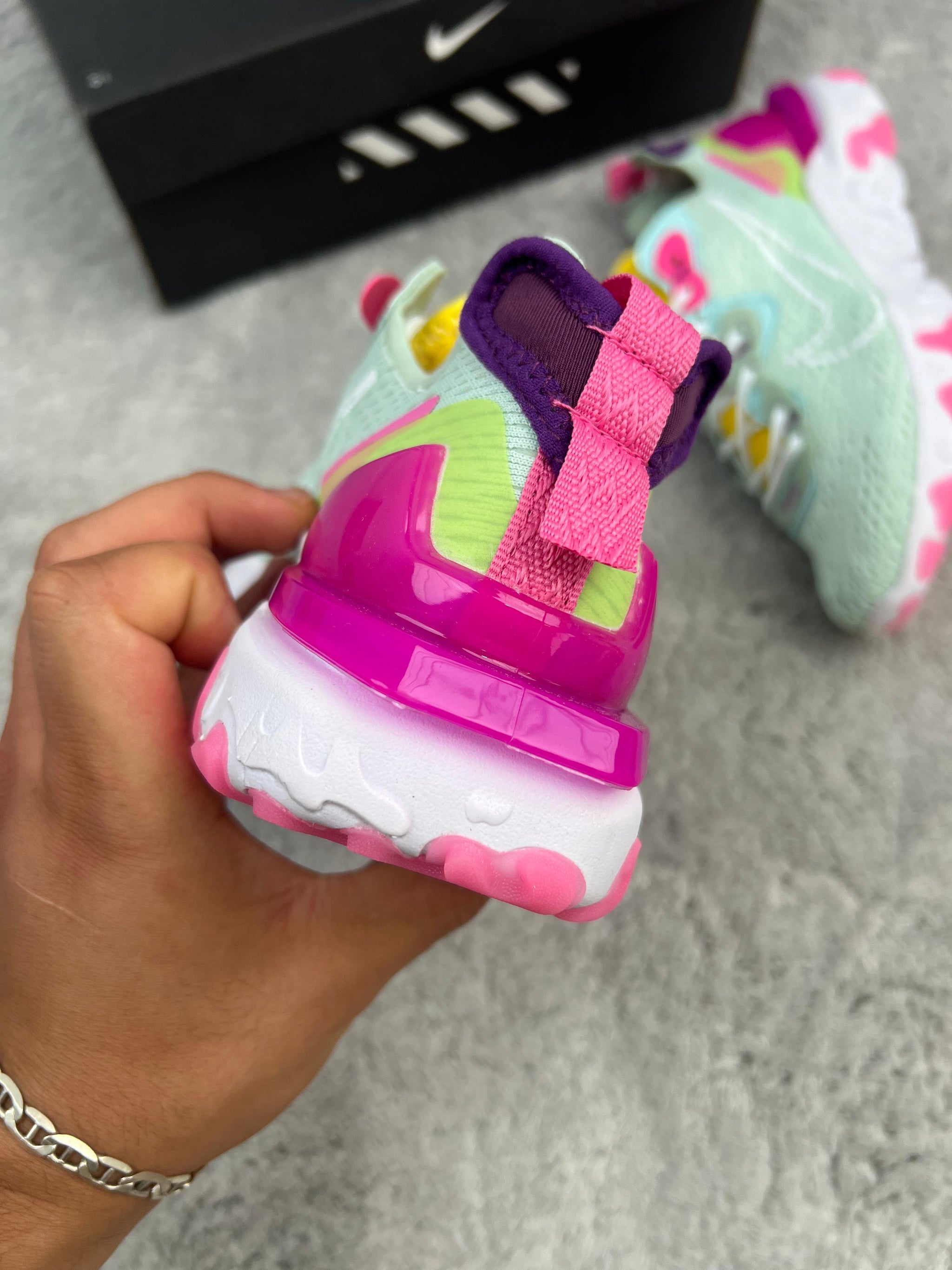 NIKE REACT VISION - VERDES
