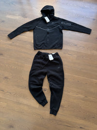 CONJUNTO NIKE TECH 2026 - M17