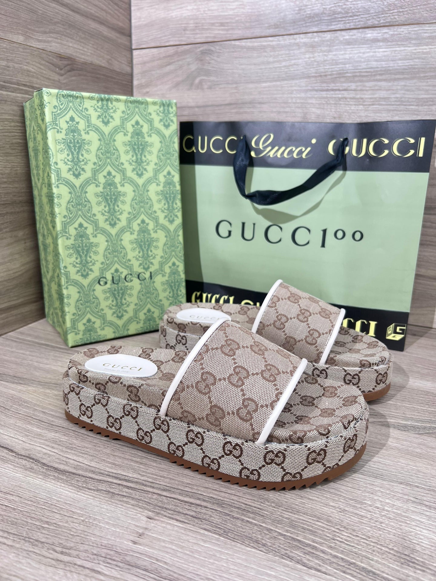 GUCCI - MARRON/BLANCO