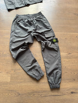 Conjunto Stone Island - GRIS OSCURO