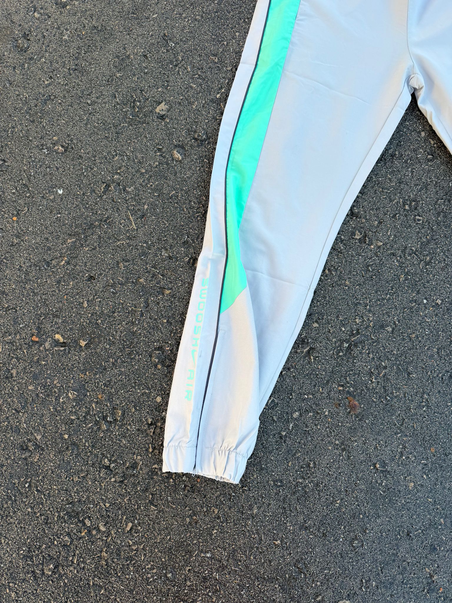 CONJUNTO NIKE AIR SWOOSH - M5