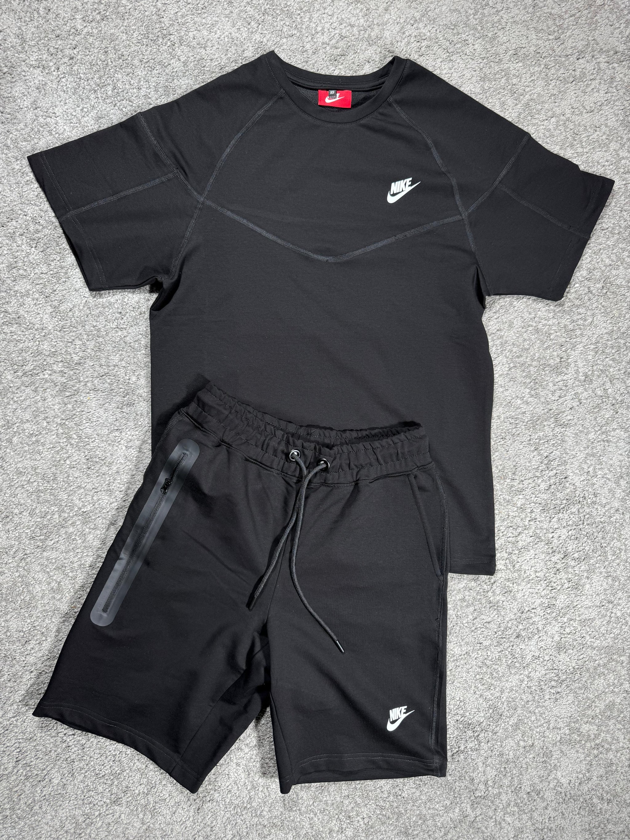 CONJUNTO CORTO - NIKE TECH  - NEGRO
