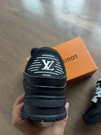 LV TRAINER - BLACK 3