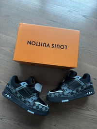 LV TRAINER - BLACK 1