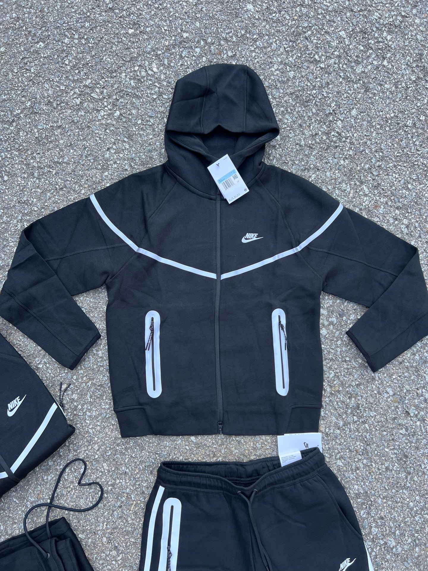 CONJUNTO NIKE TECH - 2025/2026