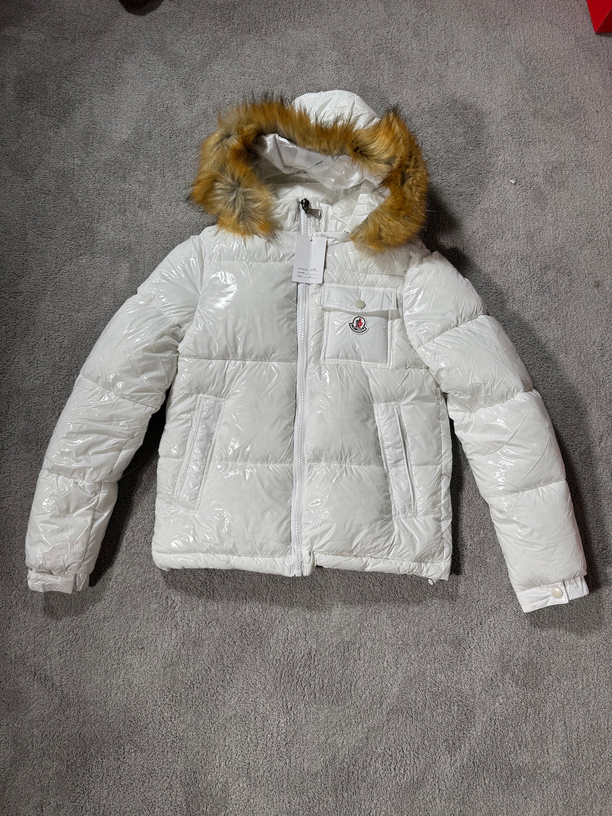 Chaqueta Moncler - Blanca - Pelo Marron