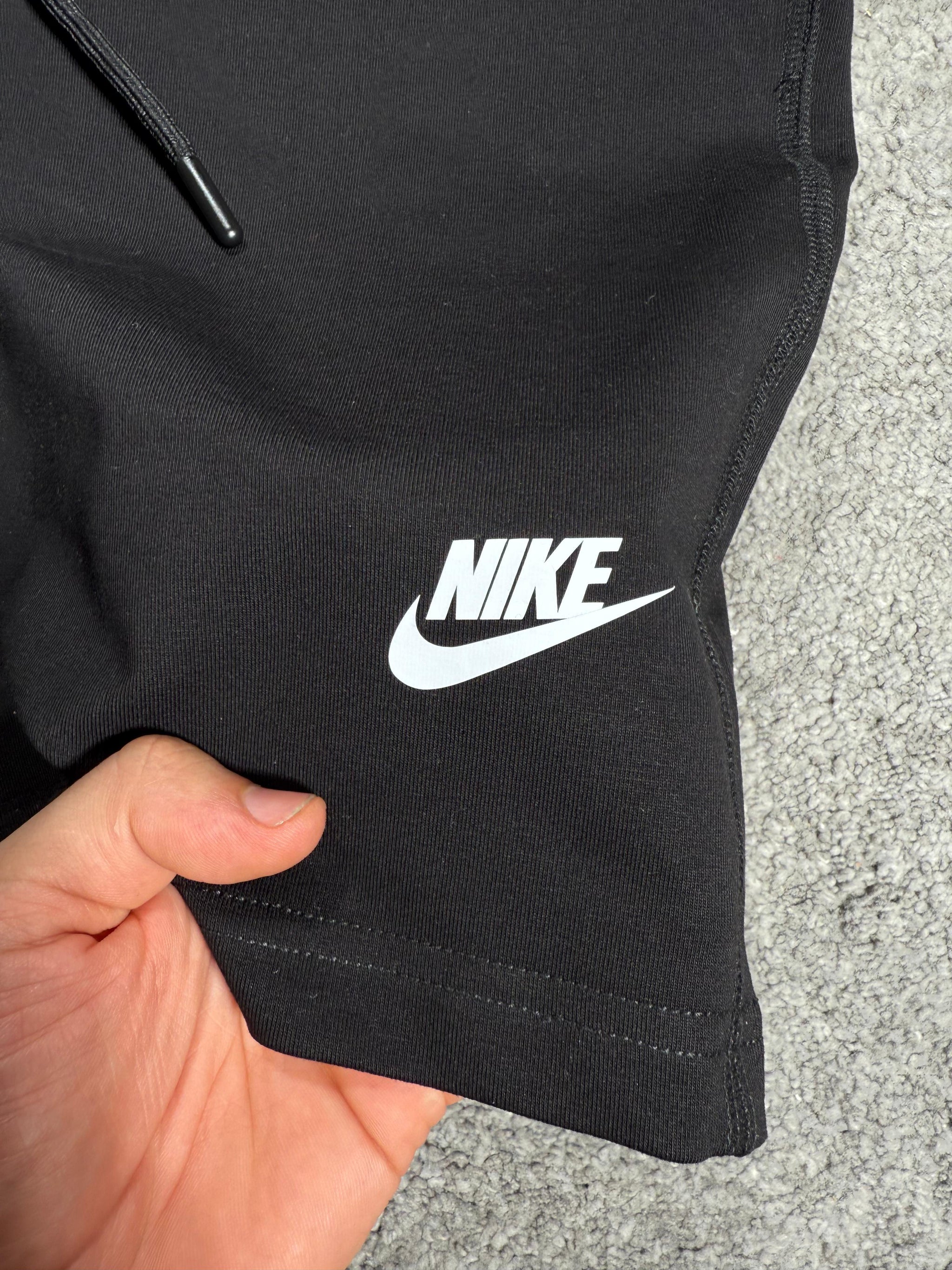 CONJUNTO CORTO - NIKE TECH  - NEGRO