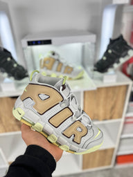 NIKE AIR UPTEMPO