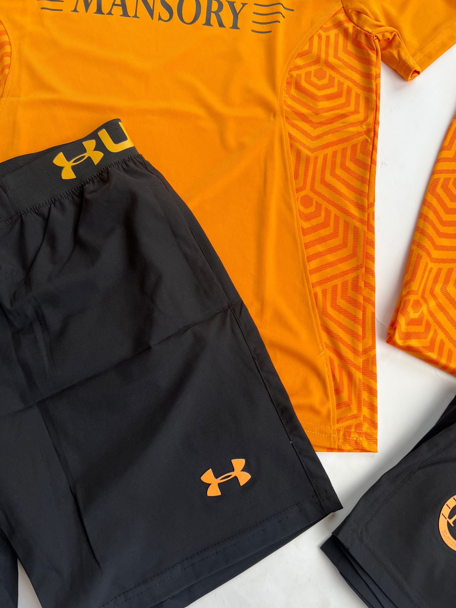 UNDER ARMOUR MANSORY NARANJA2026