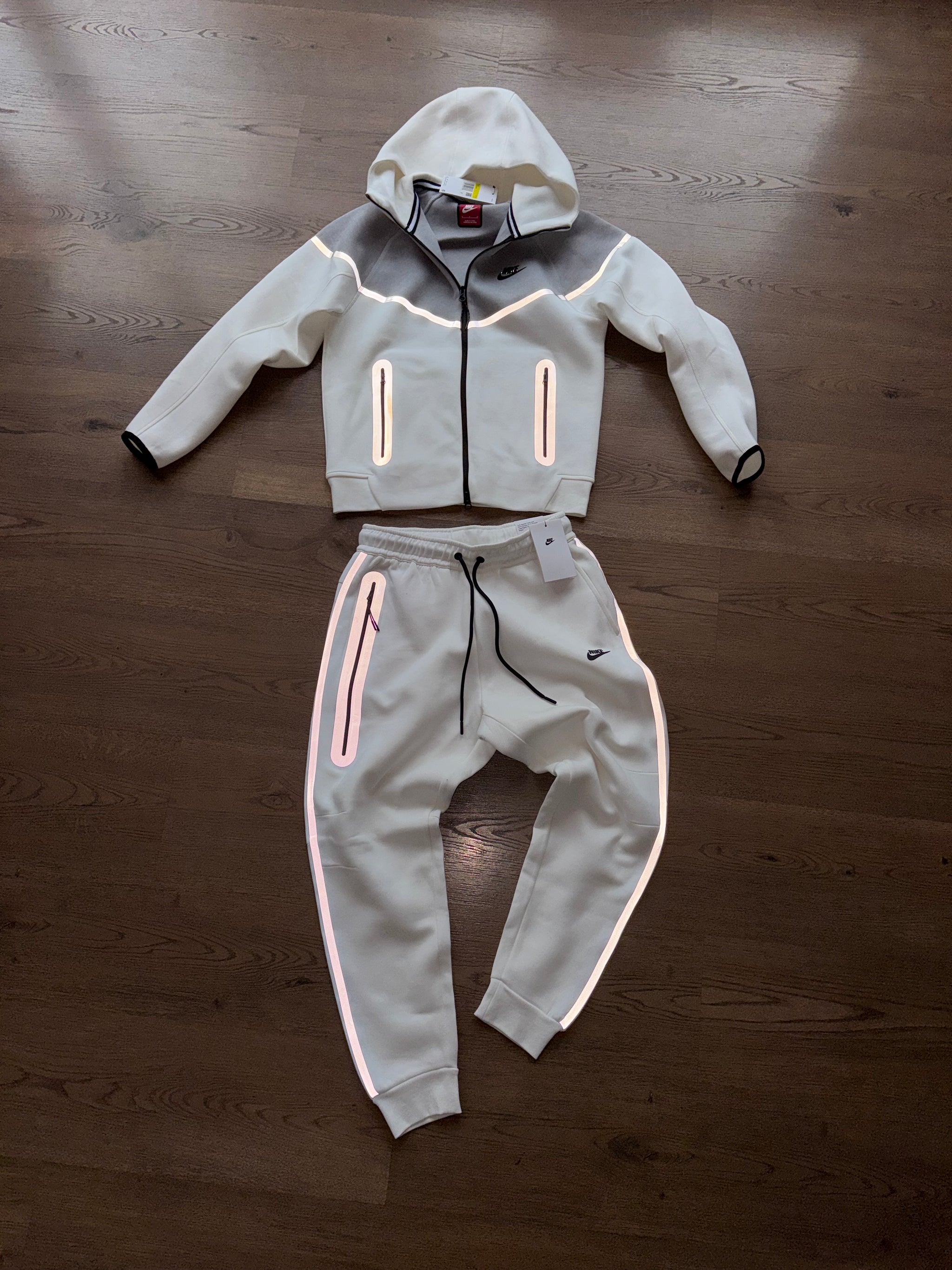 CONJUNTO NIKE TECH 2026 - M9