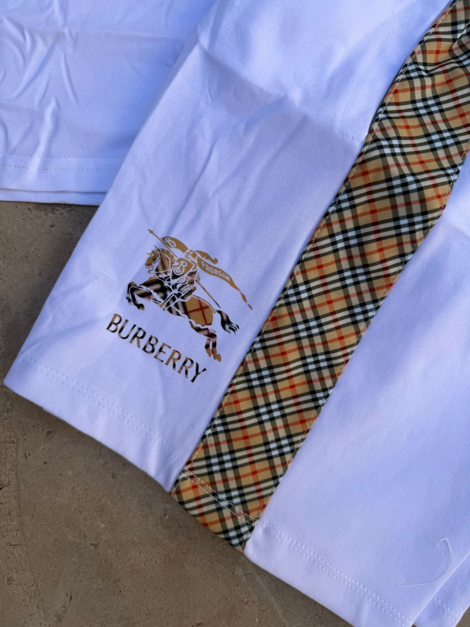 Conjunto Burberry blanco