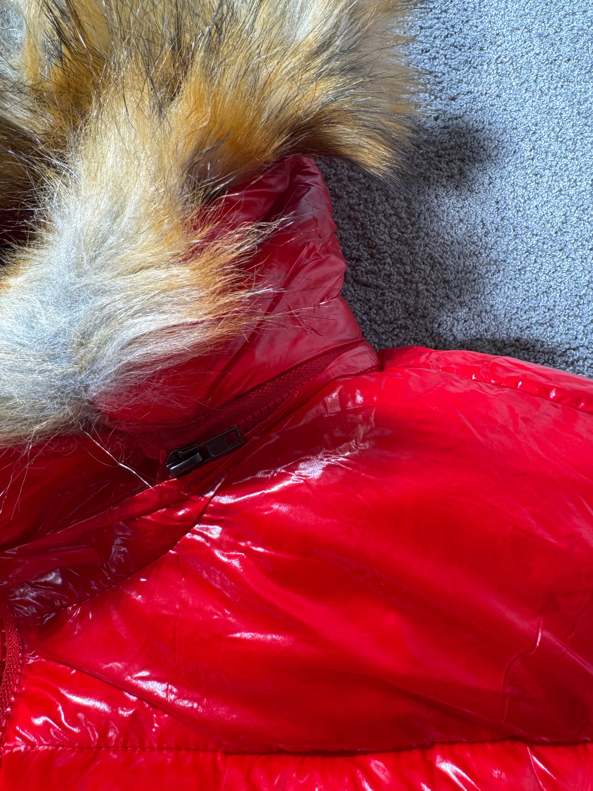 Chaqueta Moncler - Roja - Pelo Marron