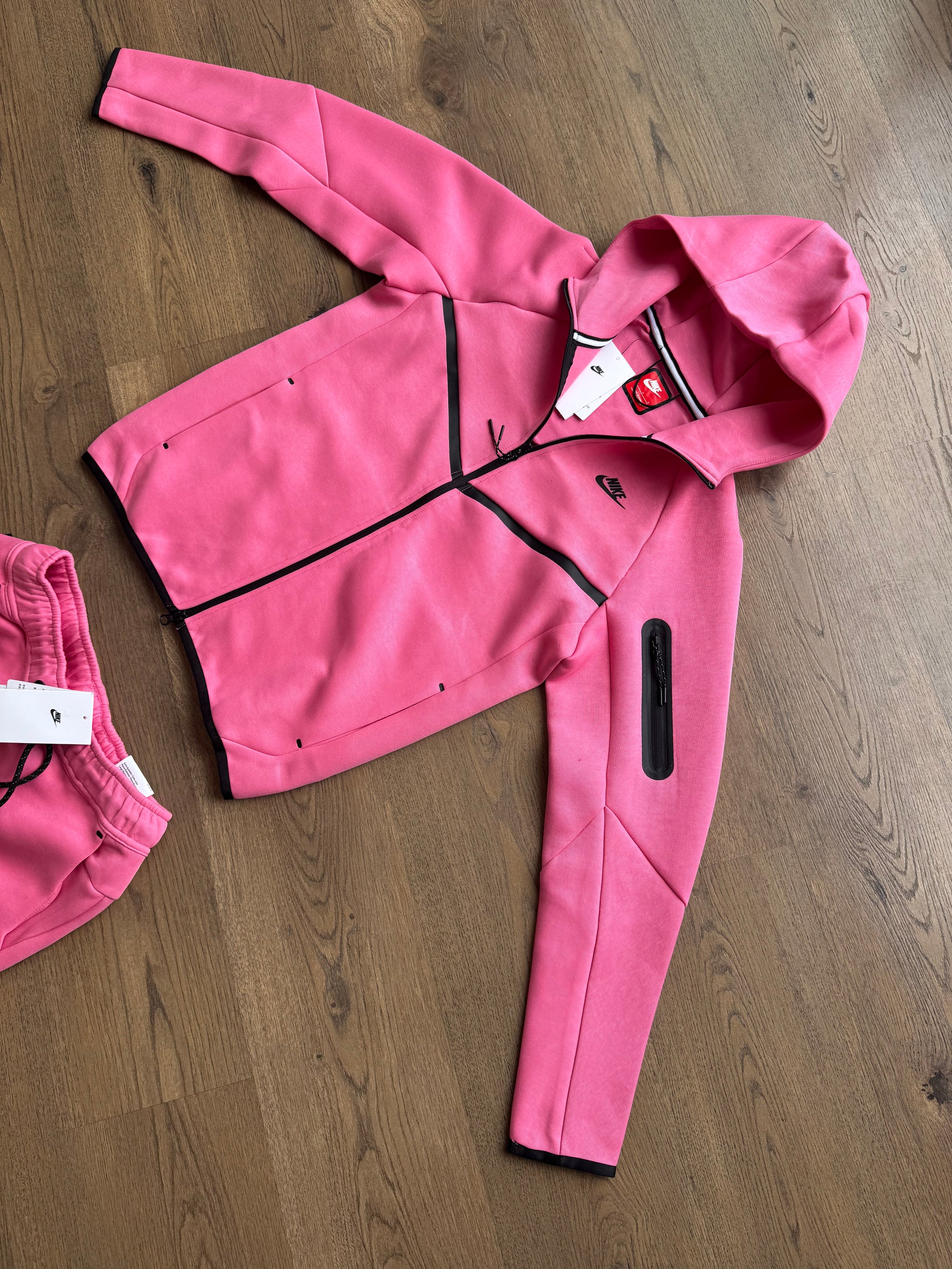 CONJUNTO NIKE TECH 2026 - M13