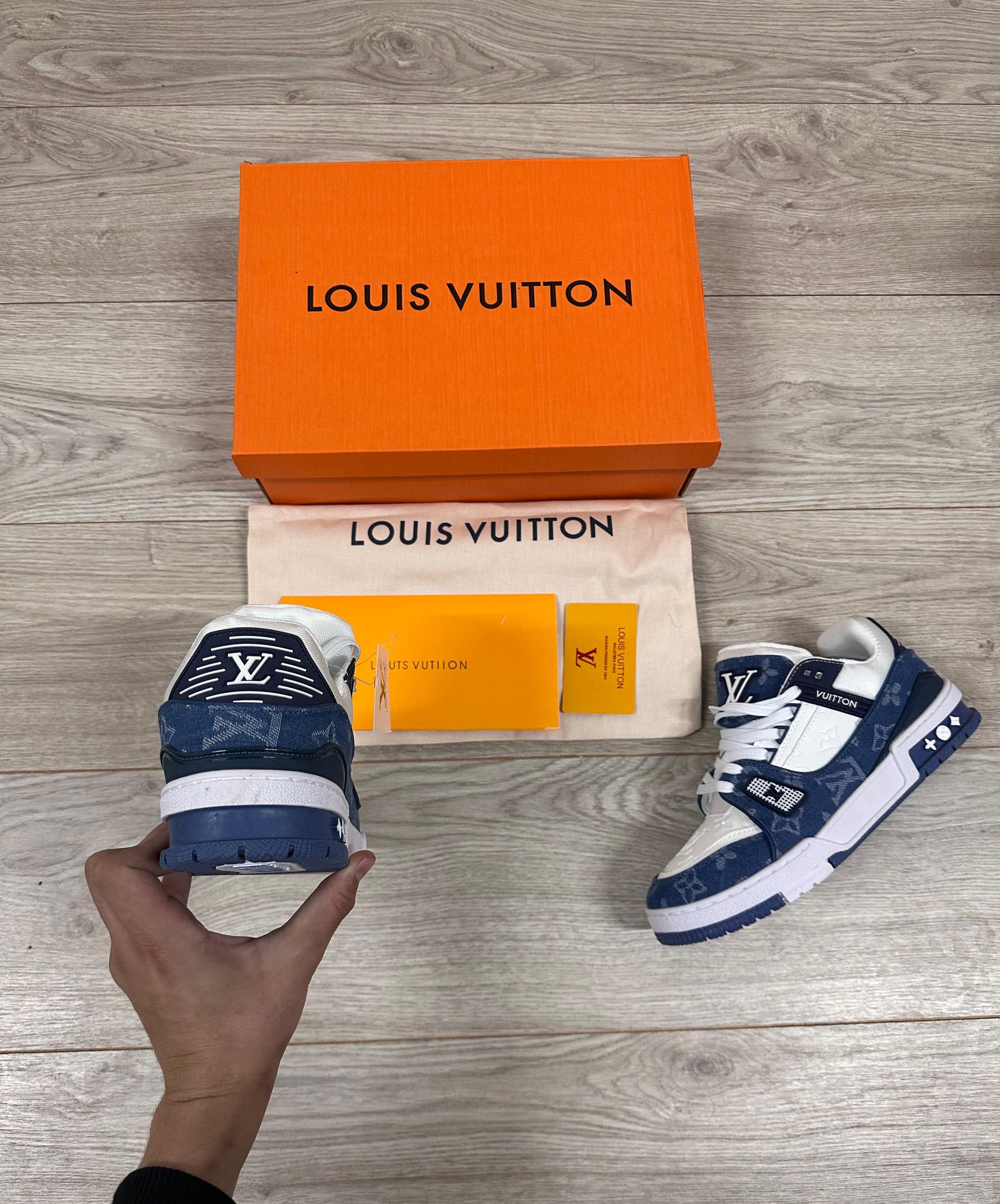 LV TRAINER - BLUE/WHITE