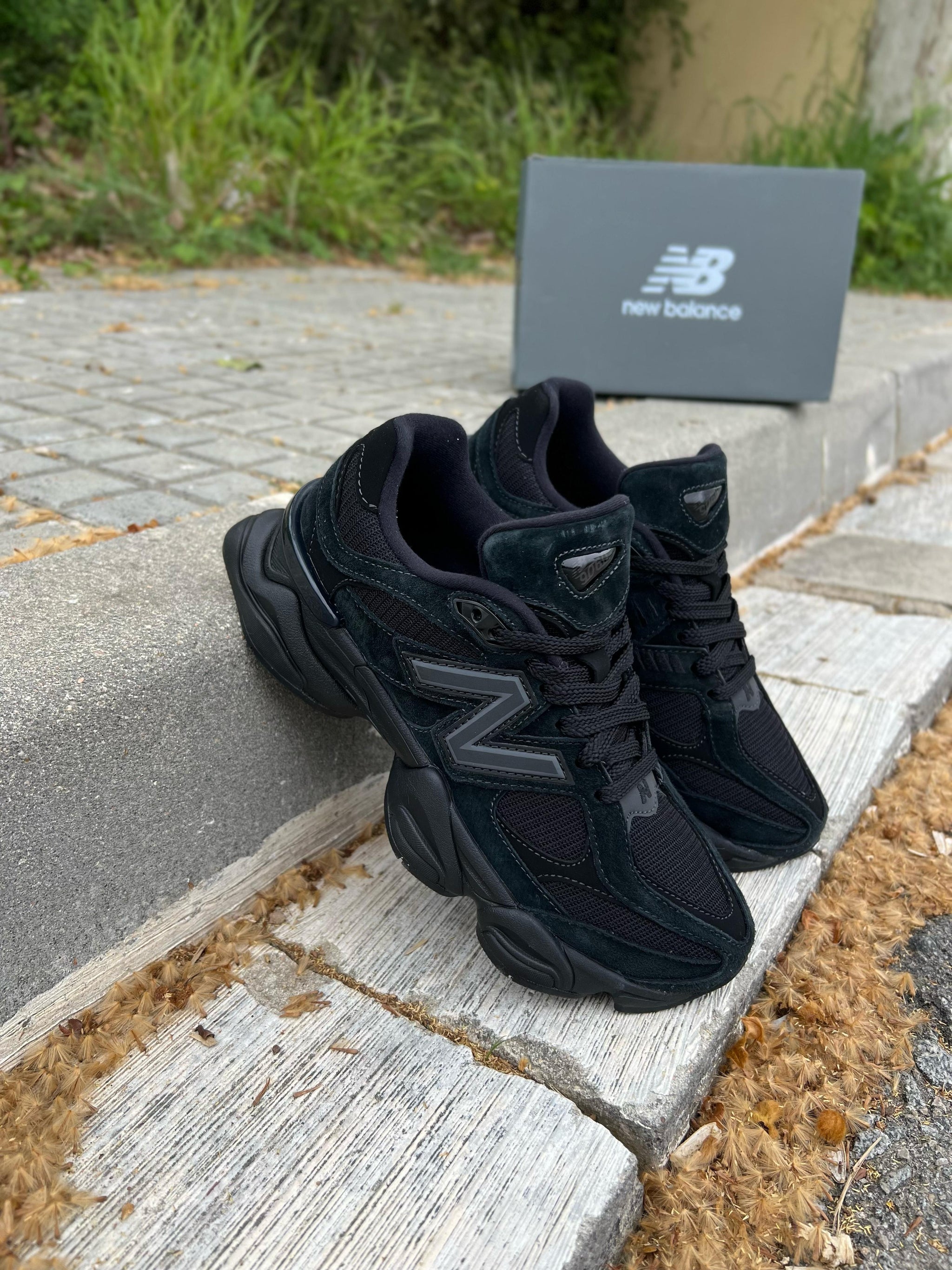 NEW BALANCE 9060 - NEGRA