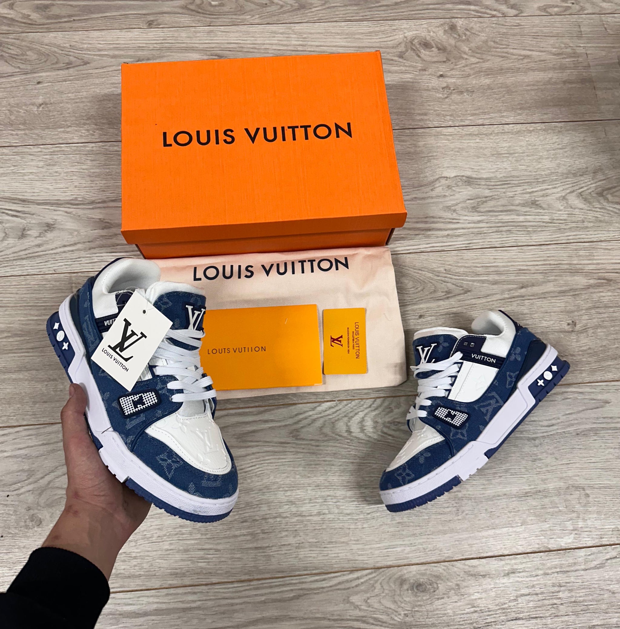 LV TRAINER - BLUE/WHITE