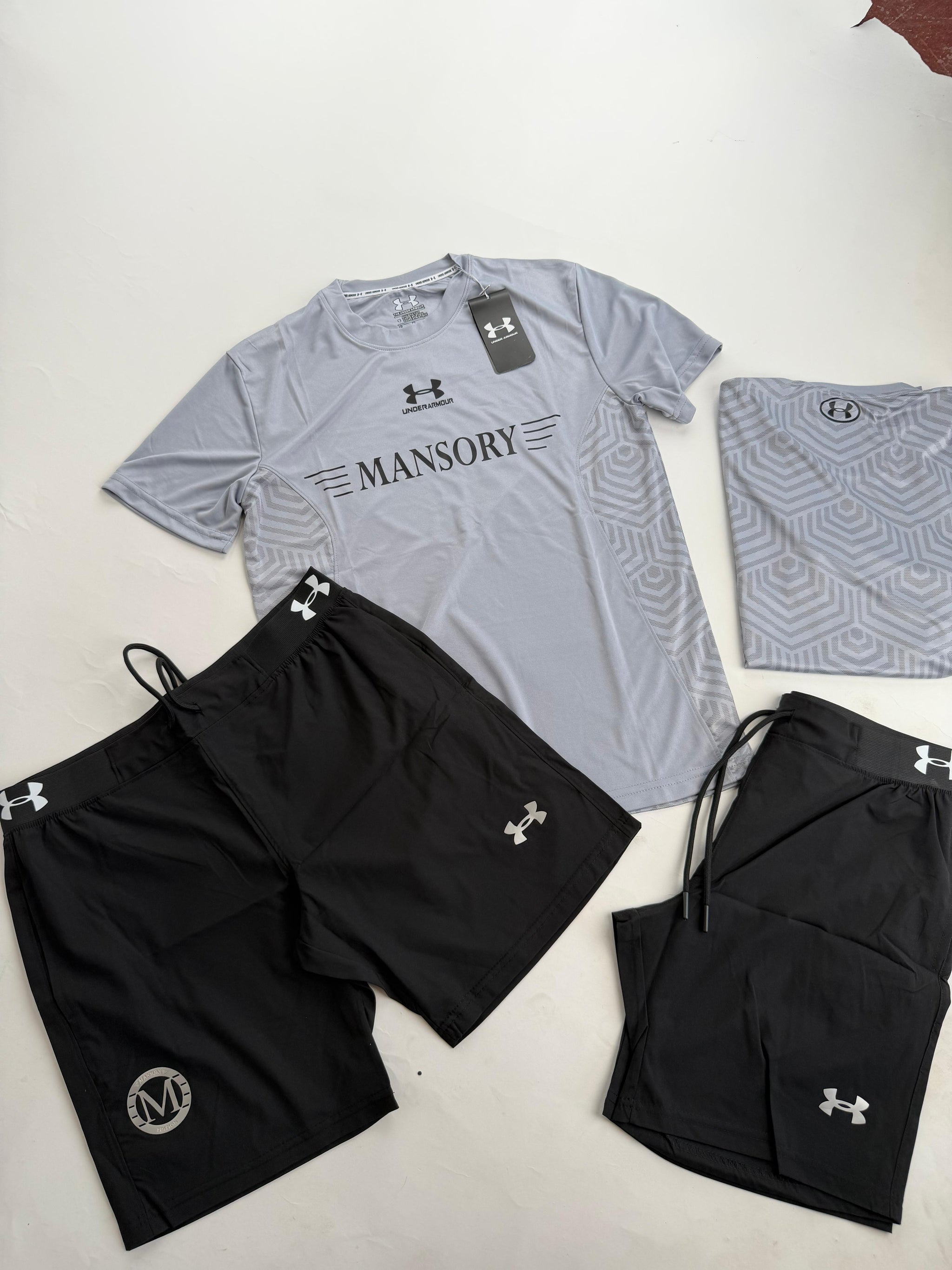 UNDER ARMOUR MANSORY GRIS(2026)