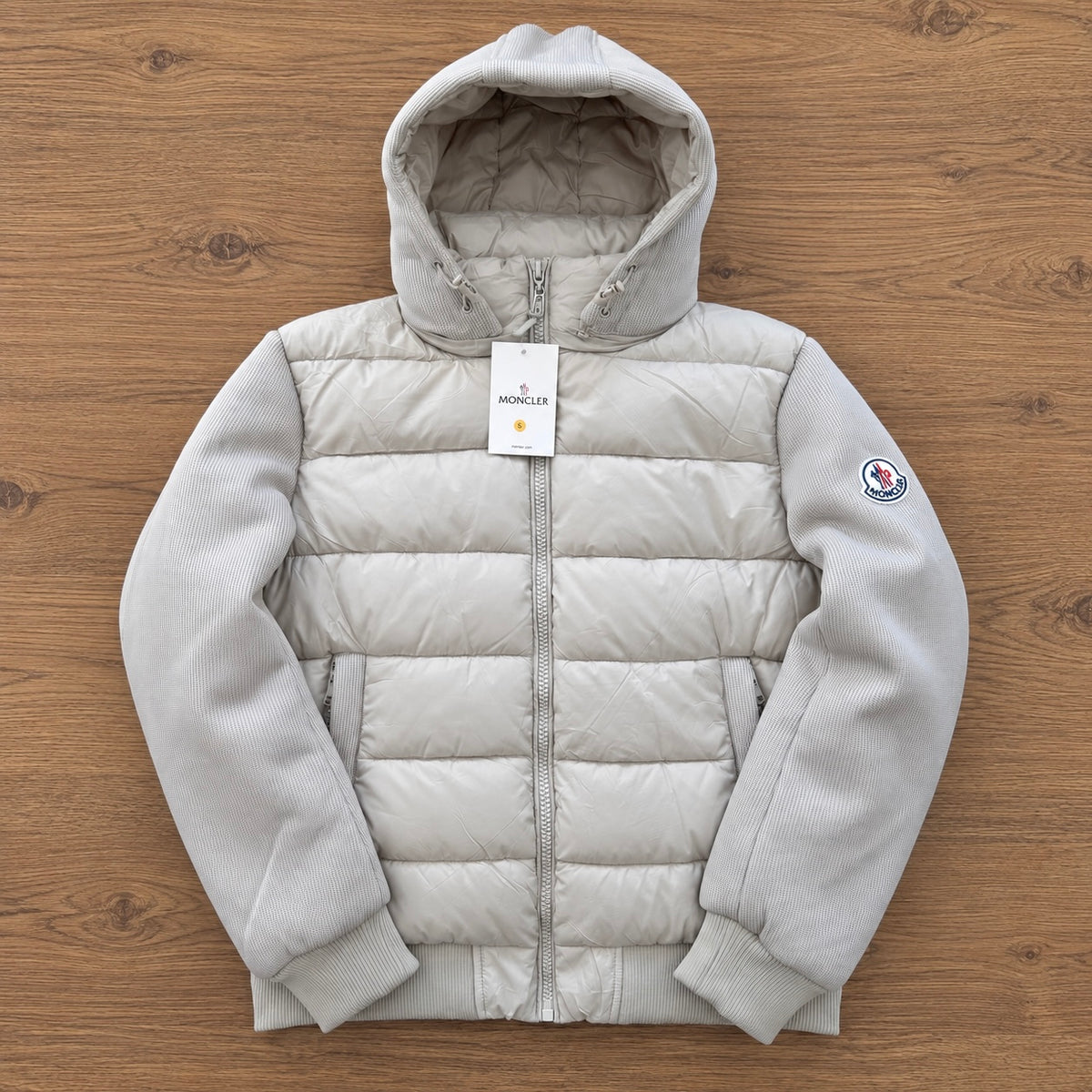 Chaqueta Moncler beige
