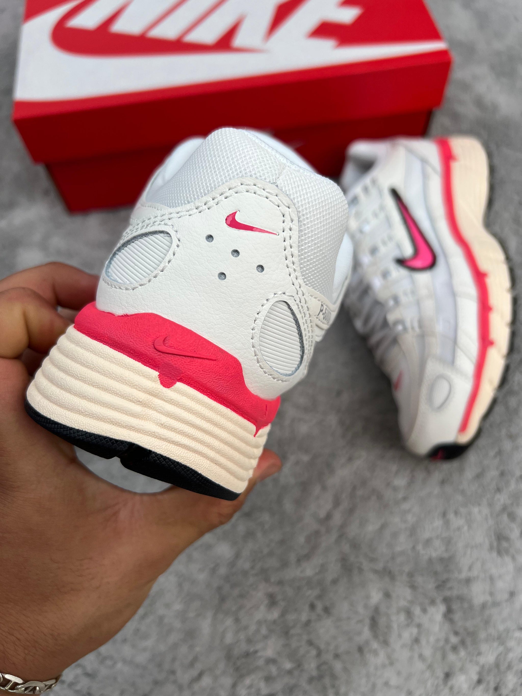 NIKE P6000