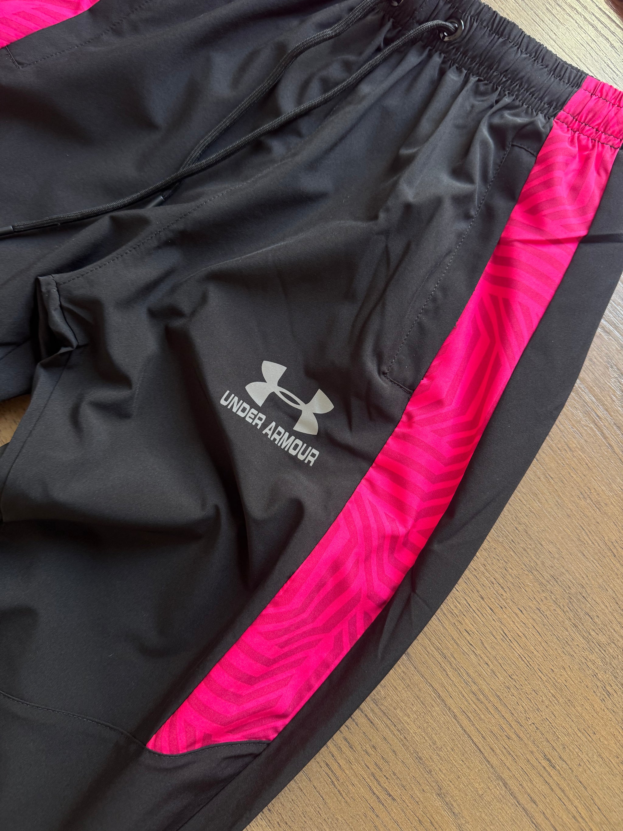 CONJUNTO -  UNDER ARMOUR - NEGRO/ROSA