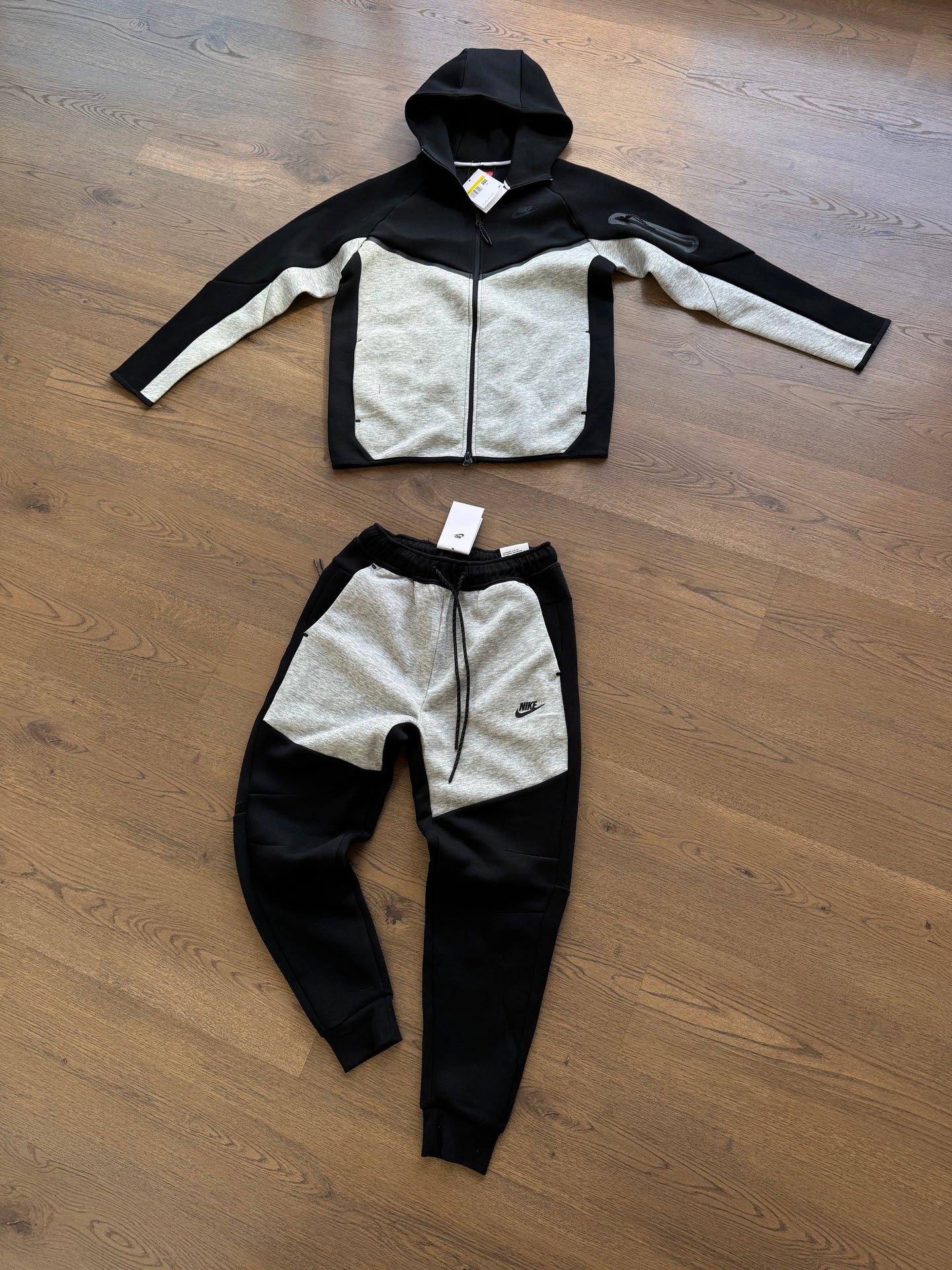 CONJUNTO NIKE TECH 2026 - M16