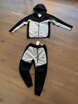 CONJUNTO NIKE TECH 2026 - M16