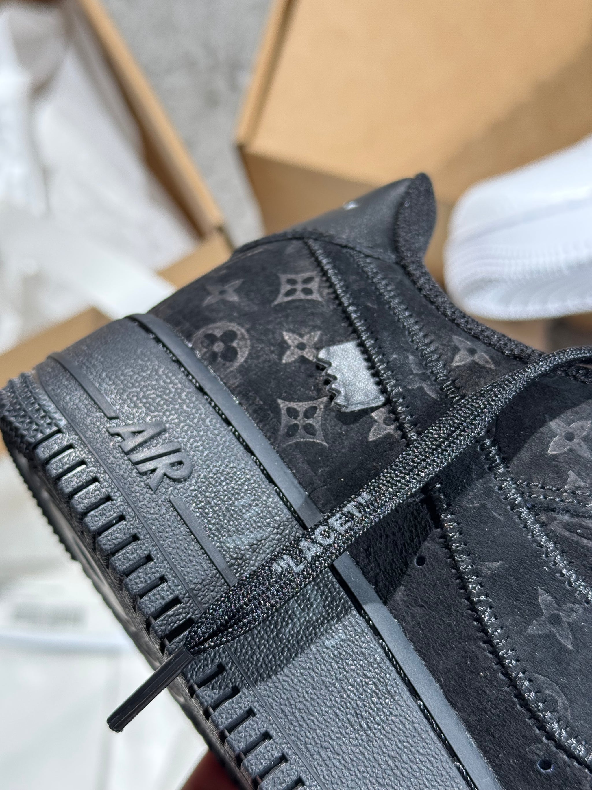 NIKE AIR FORCE ONE x LV - FULL BLACK